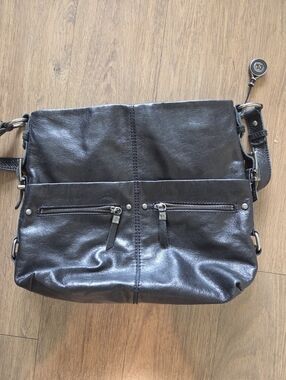 The Sak Handbag Satchel Black Leather Crossbody Messenger Black Purse